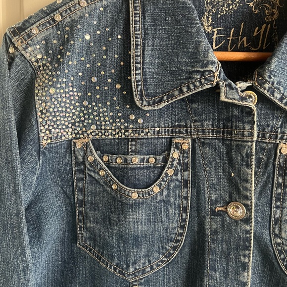 Jean jacket - Picture 2 of 8